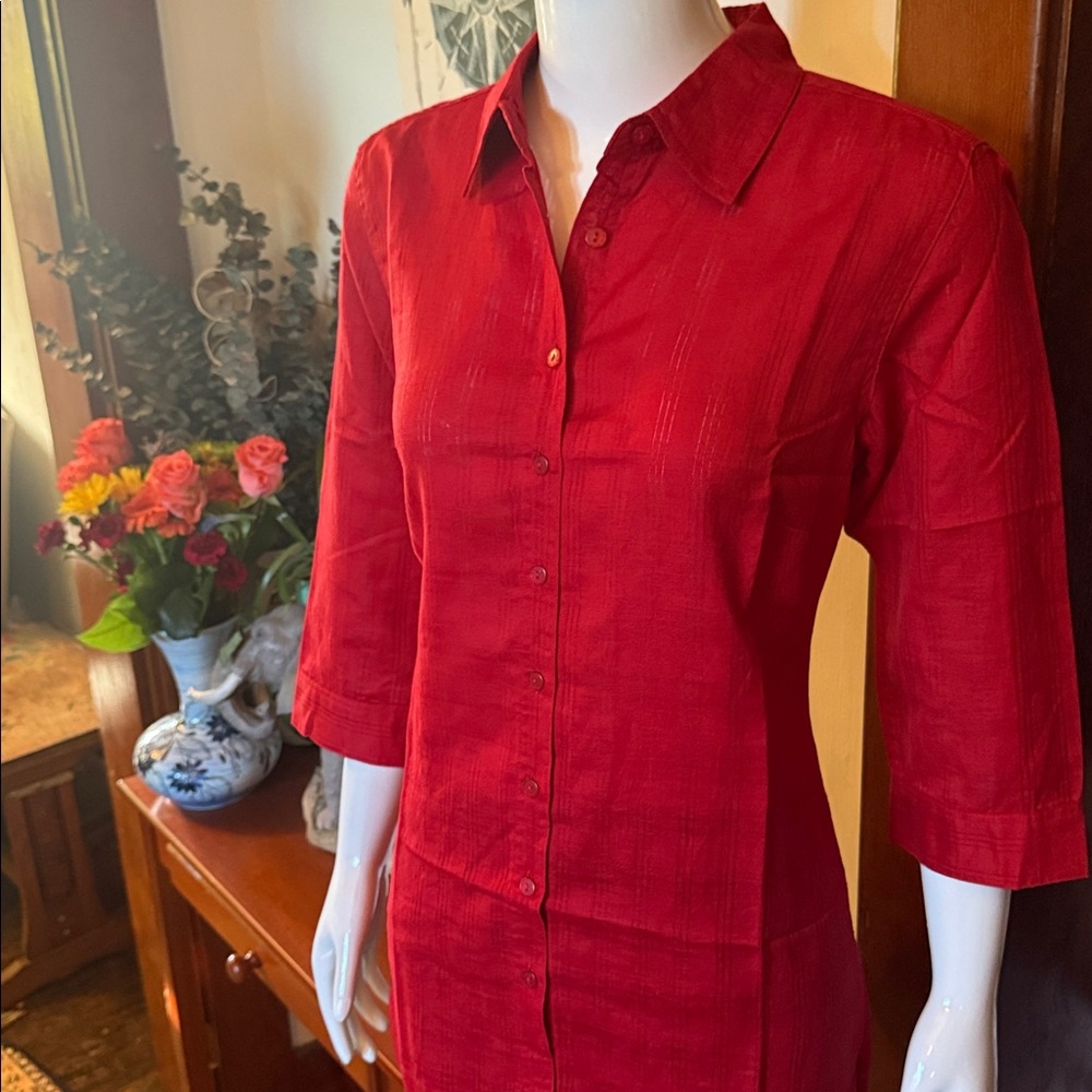 NWT northern reflections size small Red Button-Up Women's Top